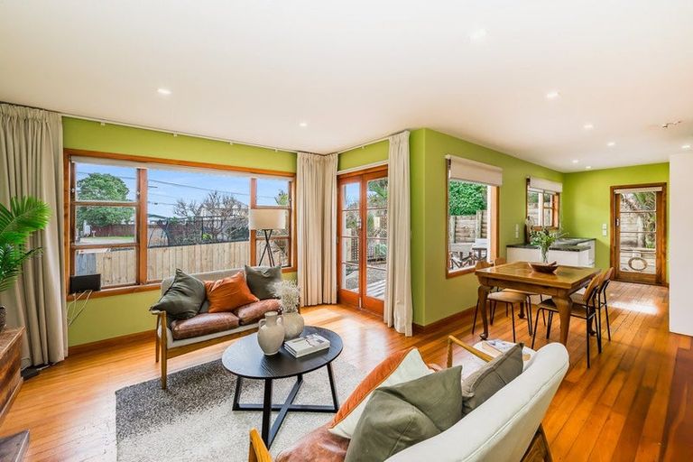 Photo of property in 1a Whareroa Road, Raumati South, Paraparaumu, 5032