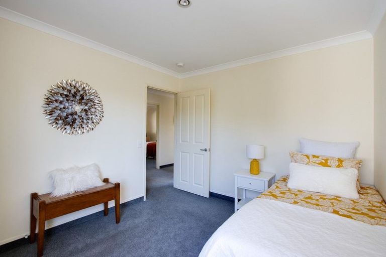 Photo of property in 52 Neeve Road, Taradale, Napier, 4112