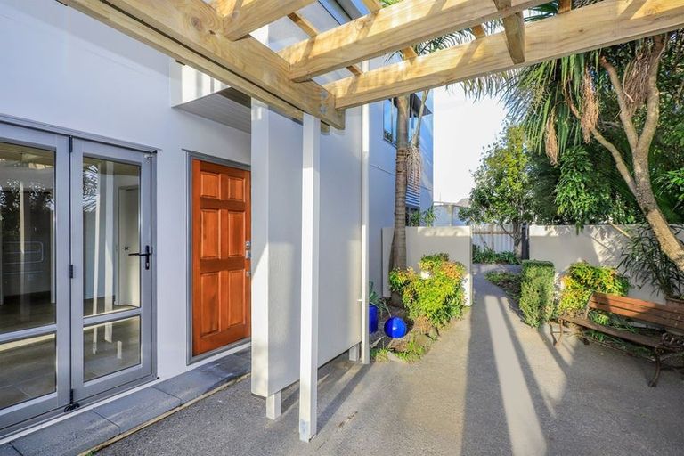 Photo of property in 1/19 Havelock Road, Havelock North, 4130