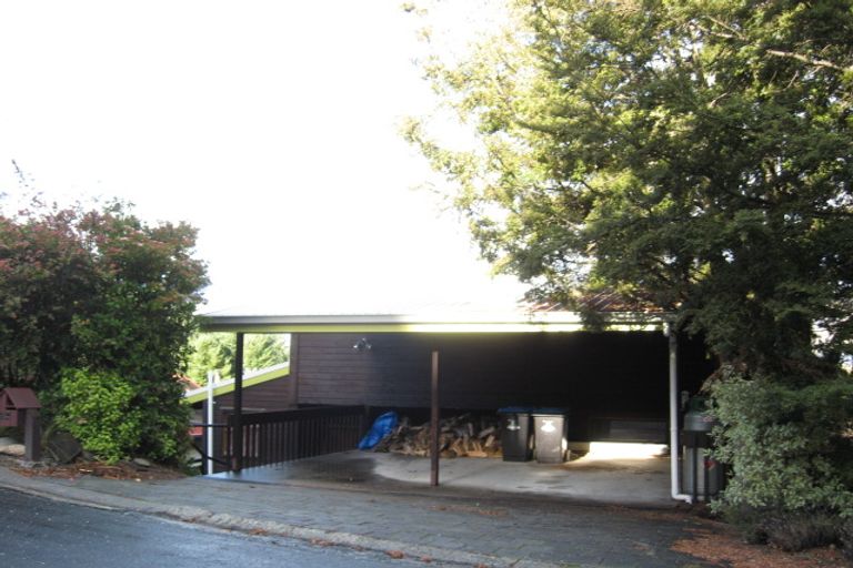 Photo of property in 15a Cameron Place, Fernhill, Queenstown, 9300