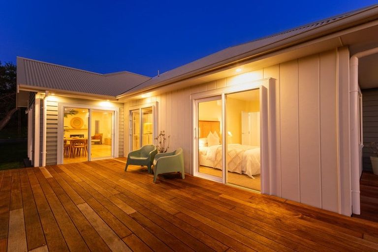 Photo of property in 23 Frimley Terrace, Waikanae Beach, Waikanae, 5036