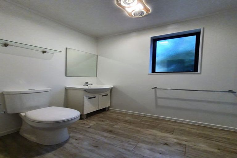 Photo of property in 12a June Place, Torbay, Auckland, 0630