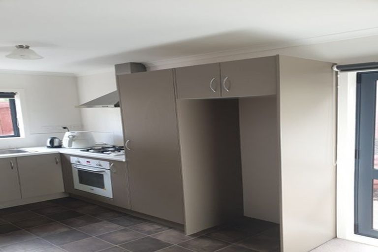 Photo of property in 56a Salford Street, Newlands, Wellington, 6037