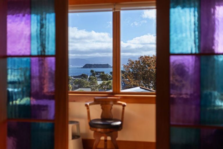 Photo of property in 355 Muritai Road, Eastbourne, Lower Hutt, 5013