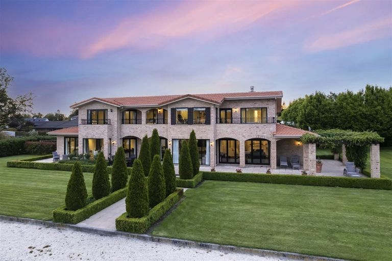 Photo of property in 17 Oakgrove Drive, Rangiora, 7400