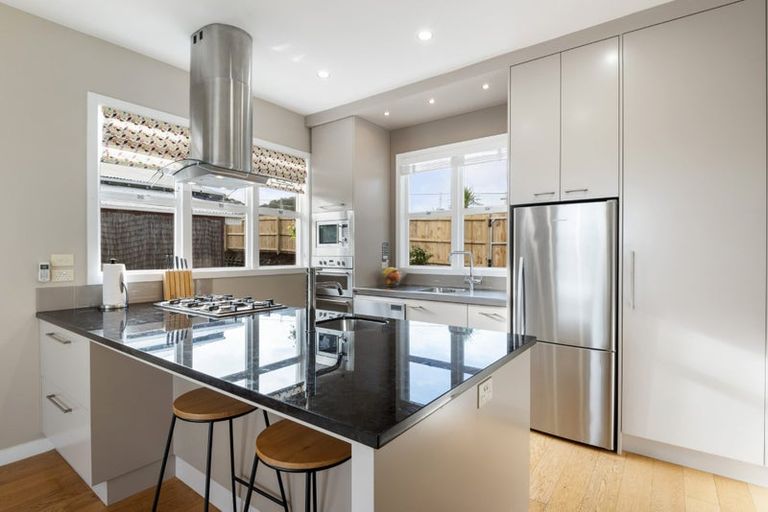 Photo of property in 4a Morrison Avenue, Narrow Neck, Auckland, 0624