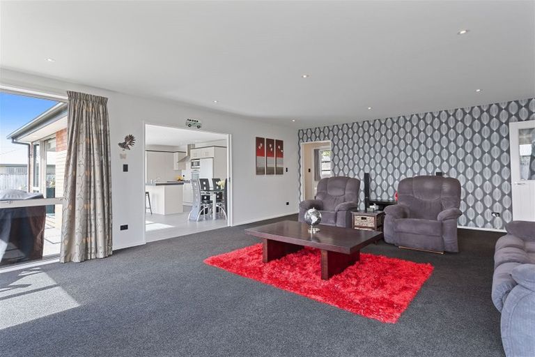 Photo of property in 60 Oakwood Drive, Rangiora, 7400