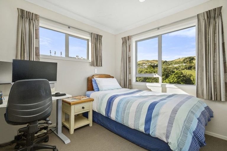 Photo of property in 22a Bartlett Grove, Tawa, Wellington, 5028