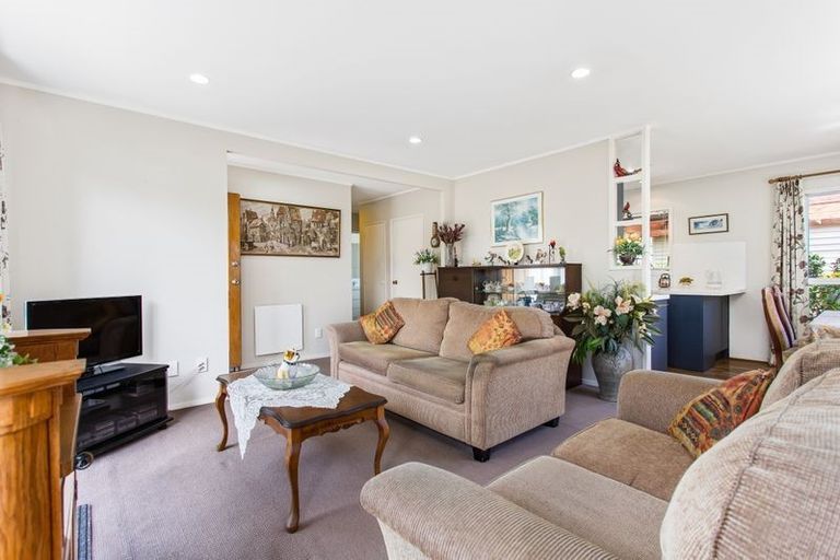 Photo of property in 51 Marvon Downs Avenue, Pakuranga Heights, Auckland, 2010