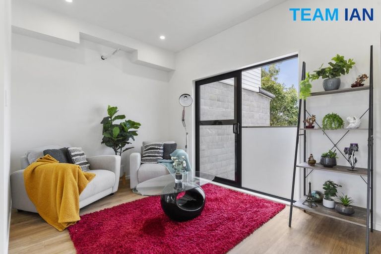 Photo of property in 1/68 Smythe Road, Henderson, Auckland, 0612