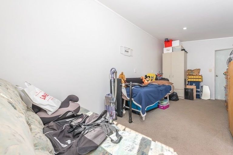 Photo of property in 50 Megan Avenue, Pakuranga Heights, Auckland, 2010