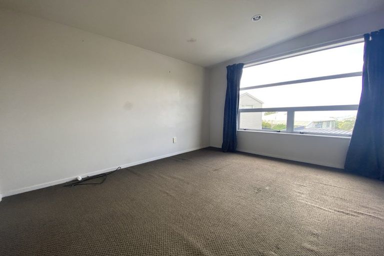 Photo of property in 38b Ruskin Road, Newlands, Wellington, 6037