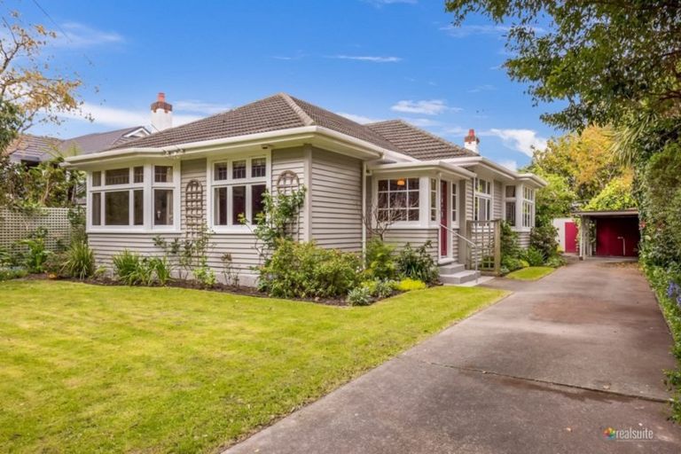 Photo of property in 32 Hinau Street, Woburn, Lower Hutt, 5010