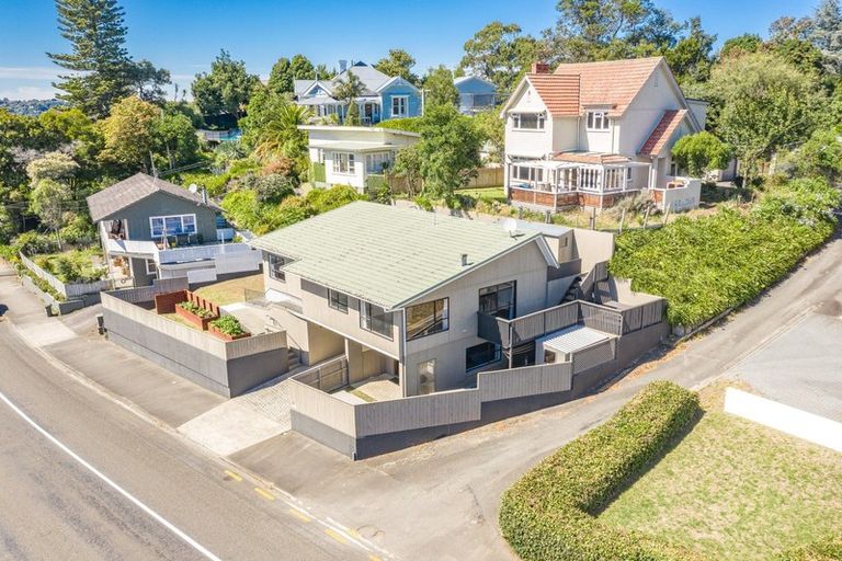 Photo of property in 87 Great North Road, Saint Johns Hill, Whanganui, 4501