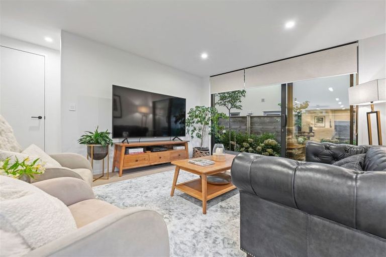 Photo of property in 23u2 Strowan Avenue, Fairfield, Hamilton, 3214