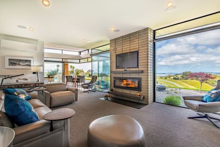 Photo of property in 14 Tuparekura Road, South Head, Helensville, 0874