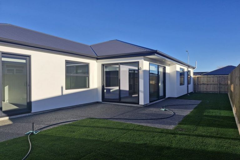 Photo of property in 8 Rita Angus Road, Belfast, Christchurch, 8051