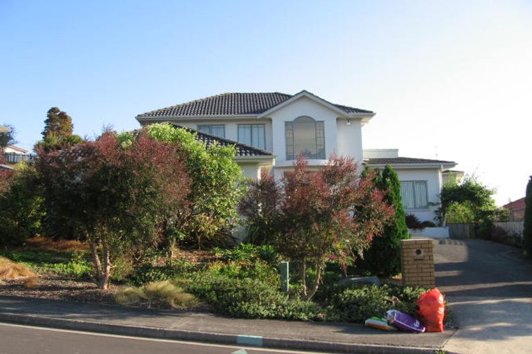 Photo of property in 40 Mulgan Way, Browns Bay, Auckland, 0630