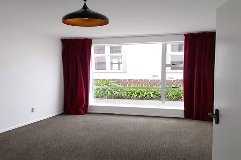 Photo of property in 72u7 Freyberg Street, Lyall Bay, Wellington, 6022