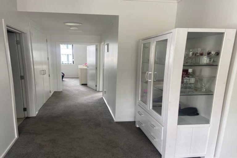 Photo of property in 1/11 Carlos Drive, Flat Bush, Auckland, 2016