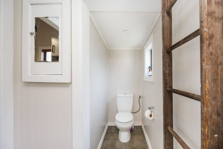 Photo of property in 9 Kingswood Street, Takaro, Palmerston North, 4412