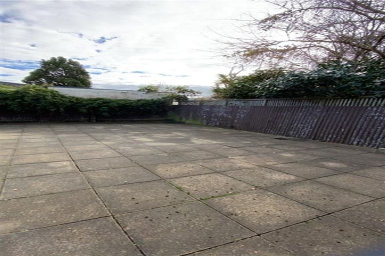 Photo of property in 2/65 Pohutukawa Street, Woburn, Lower Hutt, 5011