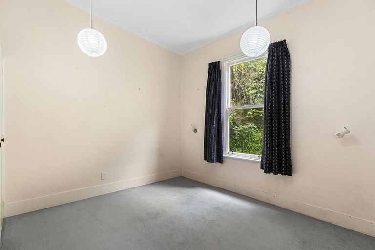 Photo of property in 39 Garden Road, Northland, Wellington, 6012