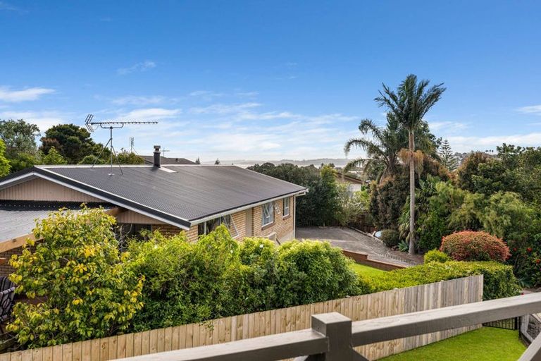 Photo of property in 38 Thorburn Avenue, Red Beach, 0932