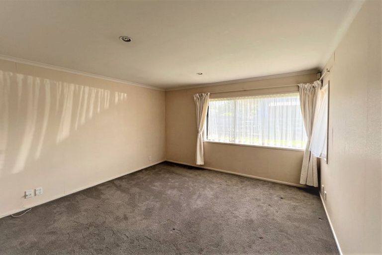 Photo of property in 33a Minaret Drive, Bucklands Beach, Auckland, 2014