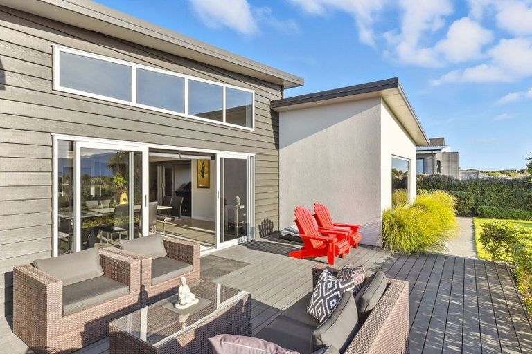Photo of property in 22 Taranui Way, Paraparaumu Beach, Paraparaumu, 5032
