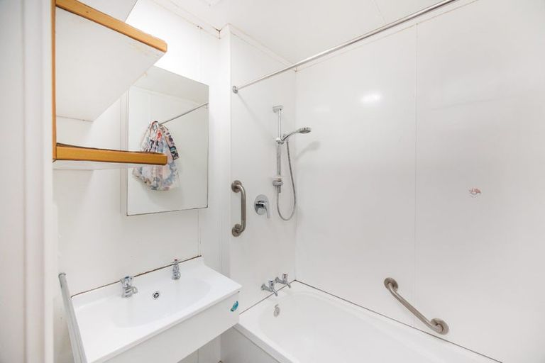 Photo of property in 18 Amberley Avenue, Westbrook, Palmerston North, 4412