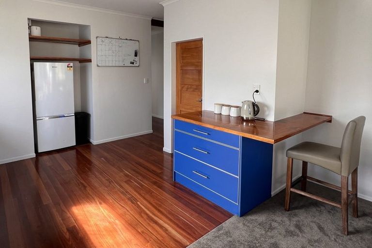 Photo of property in 27 Golf Road, Paraparaumu Beach, Paraparaumu, 5032