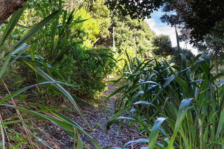 Photo of property in 20 Cynthia Place, Baylys Beach, Dargaville, 0377