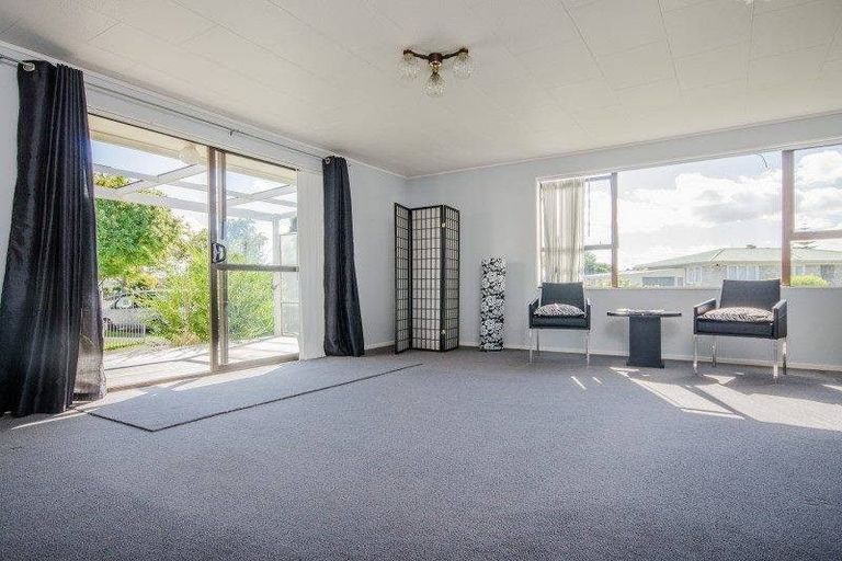 Photo of property in 2/170 Old Wairoa Road, Papakura, 2110