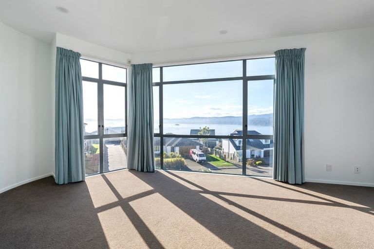 Photo of property in 12 Signallers Grove, Strathmore Park, Wellington, 6022