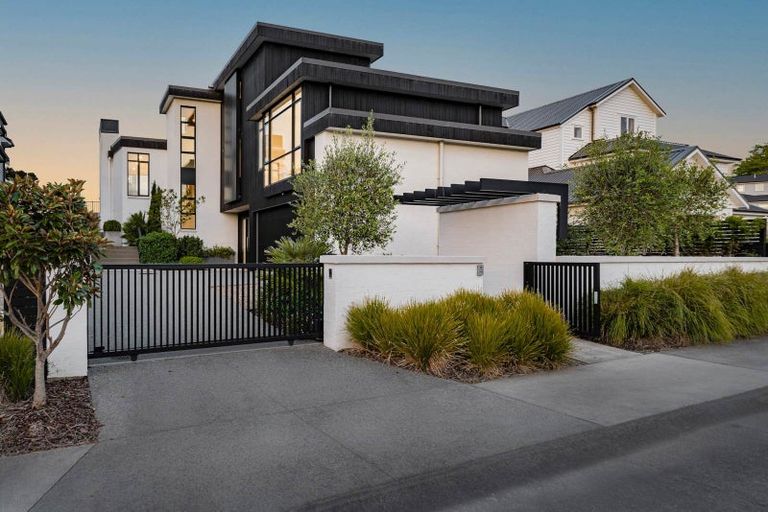 Photo of property in 14 Third Fairway Place, Albany, Auckland, 0632