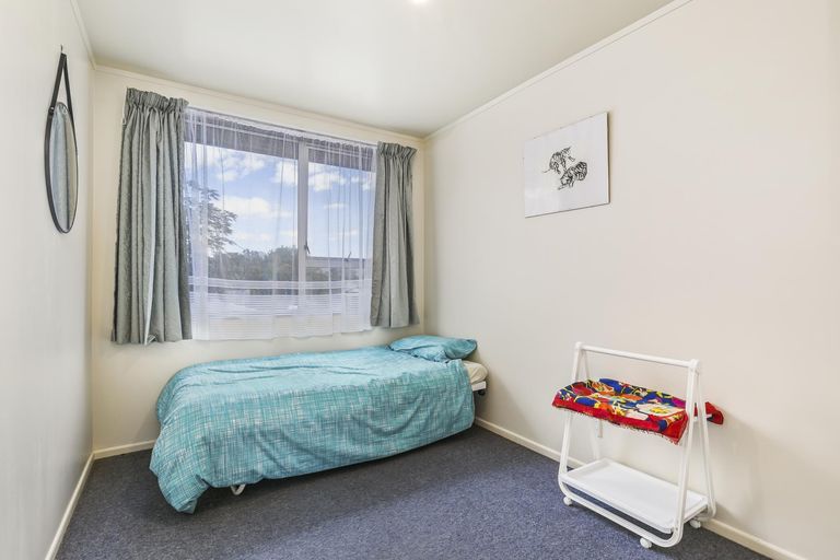 Photo of property in 1b Nandana Drive, Glen Eden, Auckland, 0602