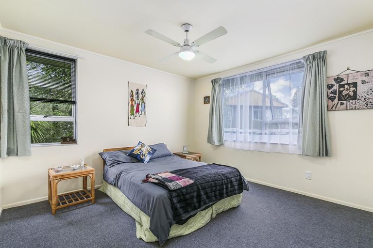 Photo of property in 1b Nandana Drive, Glen Eden, Auckland, 0602