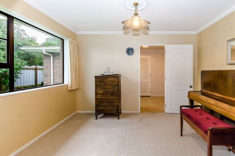 Photo of property in 56a Rewarewa Crescent, Waikanae, 5036