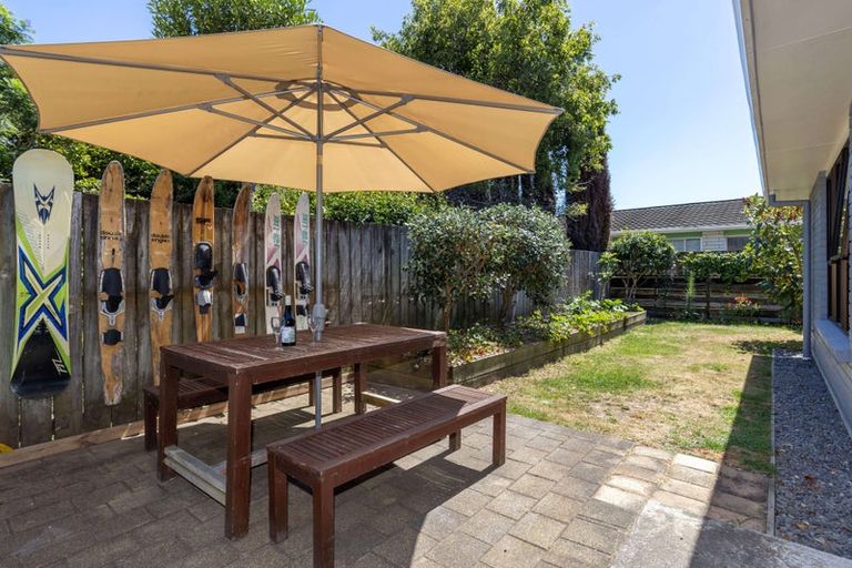 Photo of property in 2 Kanawa Street, Waikanae, 5036