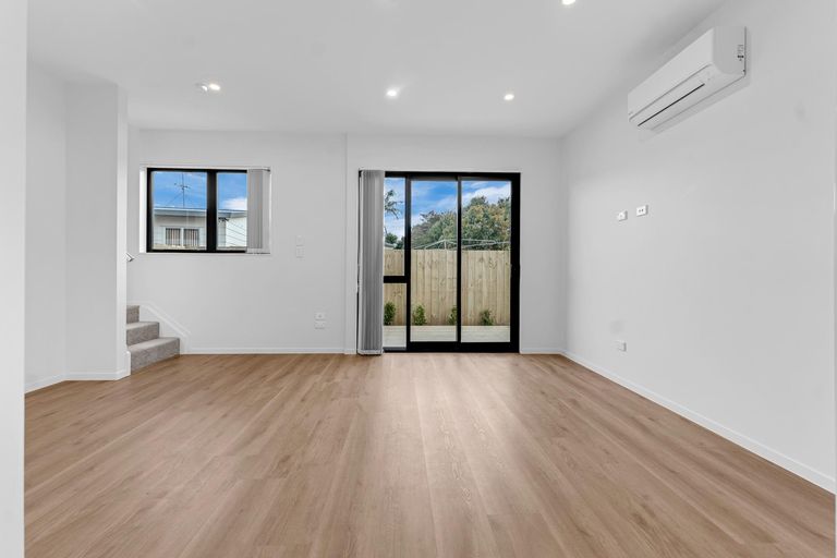 Photo of property in 22d Justamere Place, Weymouth, Auckland, 2103