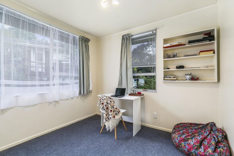 Photo of property in 1b Nandana Drive, Glen Eden, Auckland, 0602