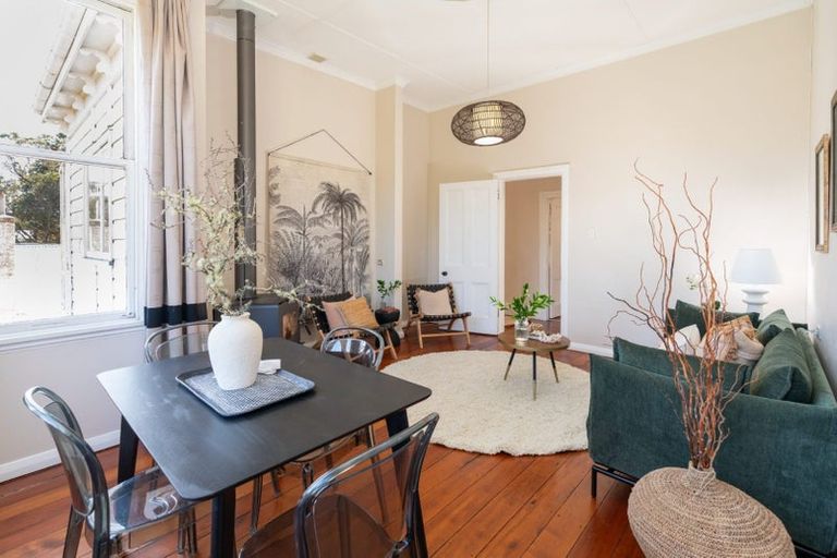 Photo of property in 58 Fairview Crescent, Kelburn, Wellington, 6012