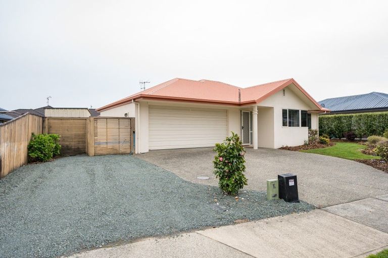 Photo of property in 17 Covent Drive, Stoke, Nelson, 7011