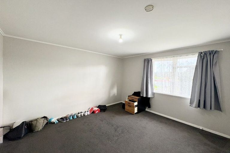 Photo of property in 2a-2b Devon Place, Cannons Creek, Porirua, 5024