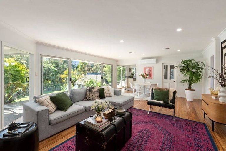 Photo of property in 38-40 Puriri Road, Waikanae, 5036