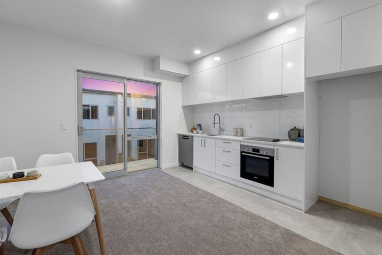 Photo of property in 57a Edmonton Road, Henderson, Auckland, 0612