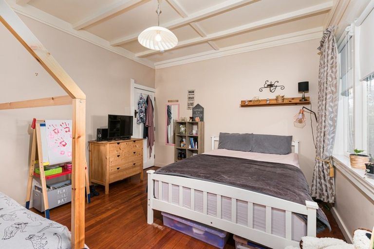 Photo of property in 15a Ruataniwha Street, Waipawa, 4210