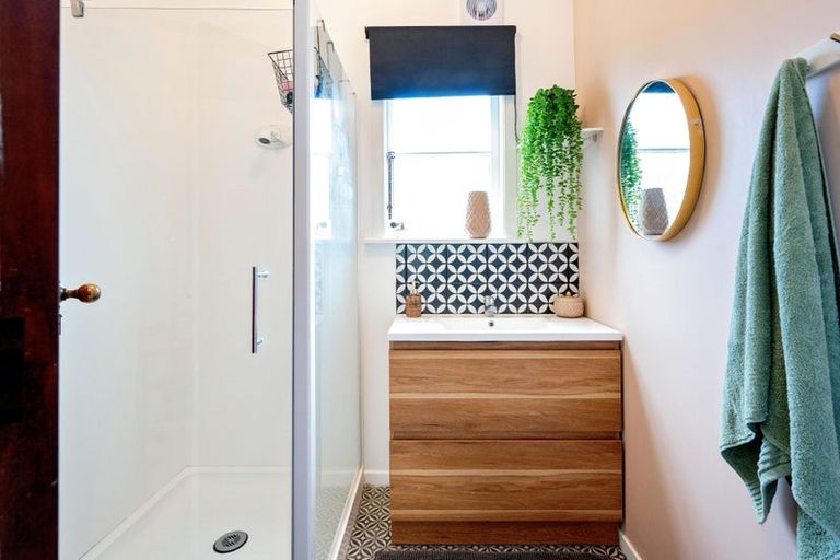 Photo of property in 9 Barker Road, Marewa, Napier, 4110