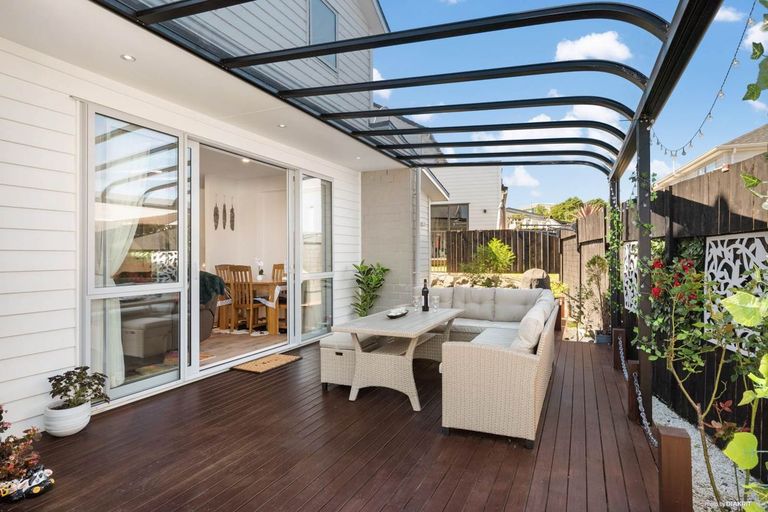 Photo of property in 16 Kaipuke Crescent, Gulf Harbour, Whangaparaoa, 0930